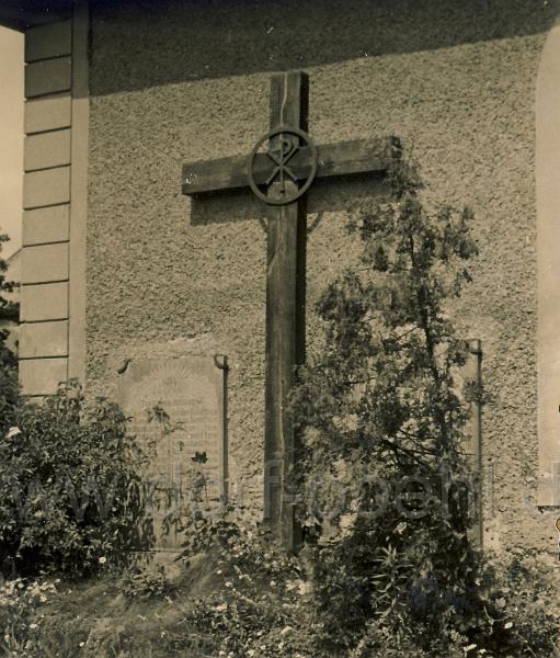 003.jpg - Kirche, Gedenktafeln